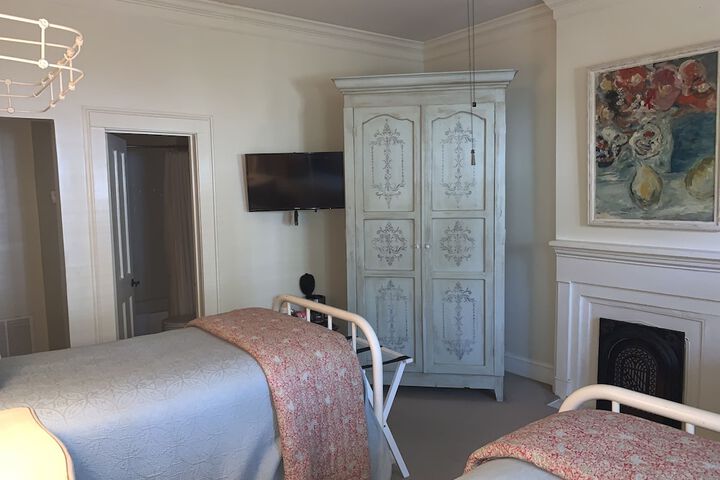 Room 30 of 98