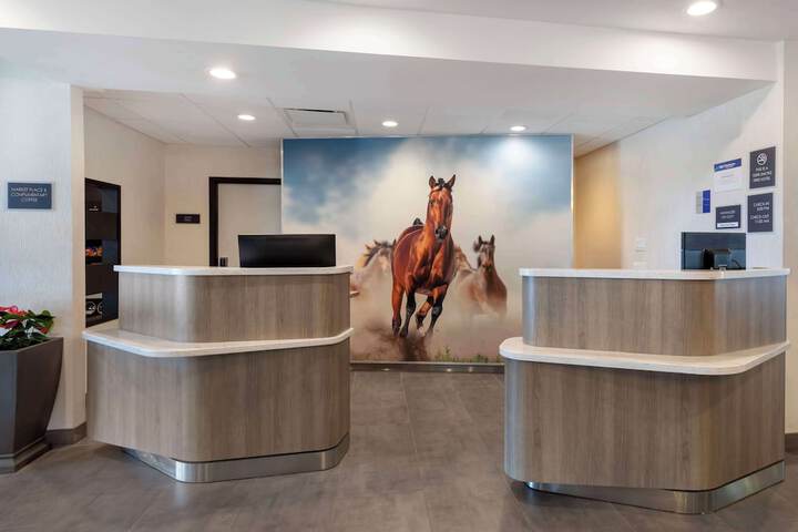 Hotel Interior 7 of 33