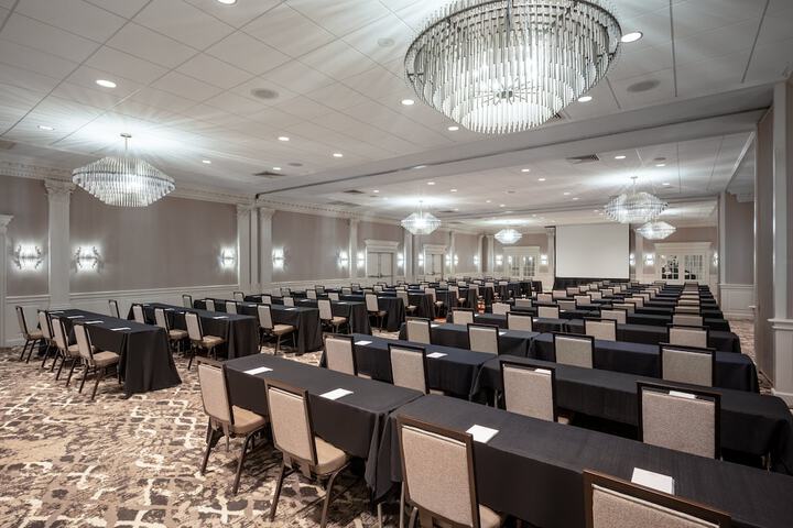 Crowne Plaza Albany - The Desmond Hotel by IHG