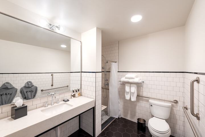 Room 10 of 22