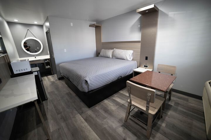 Room 17 of 22