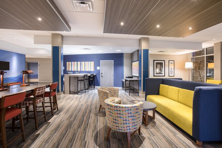 Hotel Interior 7 of 28