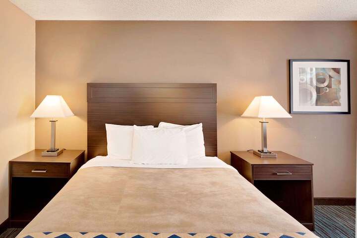 Room 15 of 15
