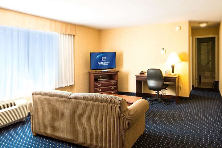 Room 27 of 74