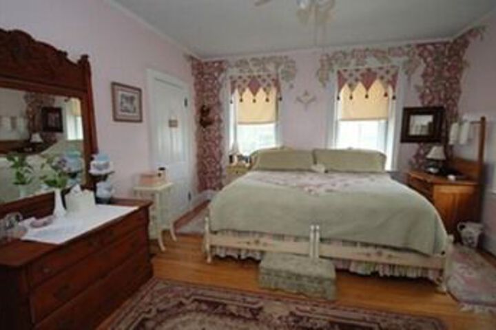 Artists Inn & Gallery
