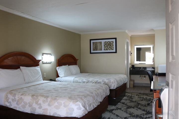 Room 6 of 15