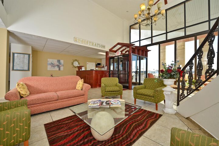 Business Center 27 of 28