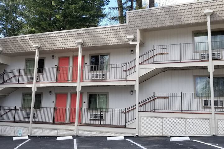 Hotel 8 of 23