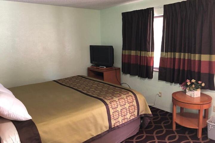 Klamath Motor Lodge