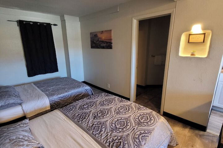 Room 43 of 66