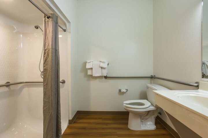 Room 21 of 34