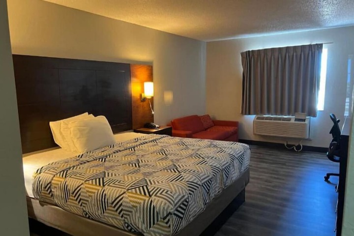 Motel 6 Tulsa OK