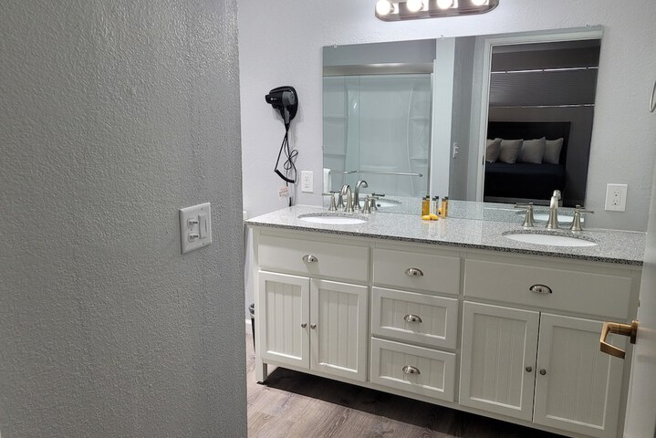 Room 5 of 14