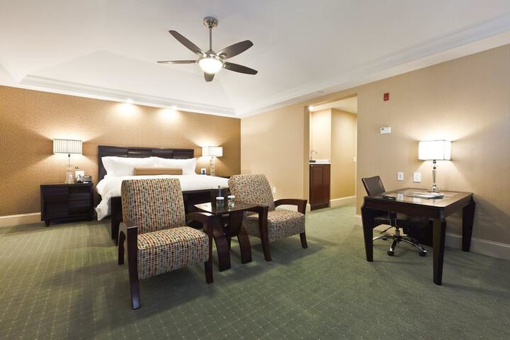 Room 16 of 44