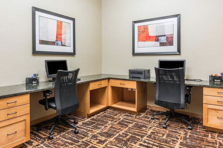 Business Center 43 of 43