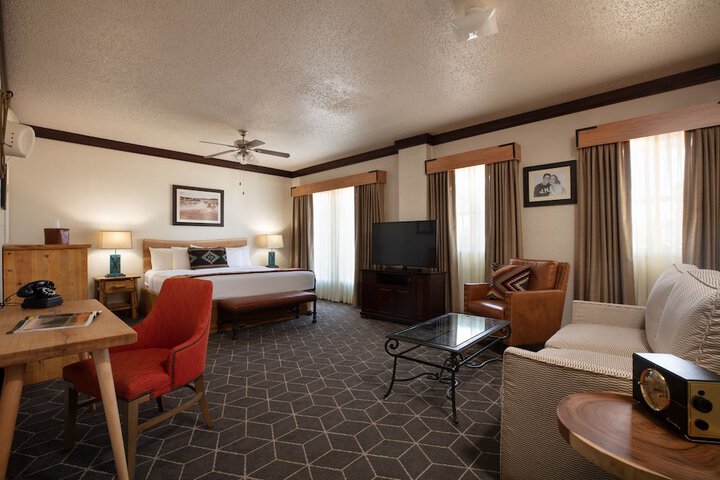 Room 53 of 75