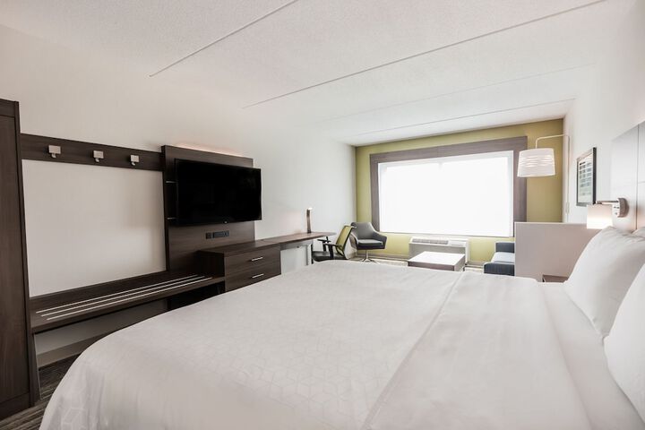 Room 52 of 107