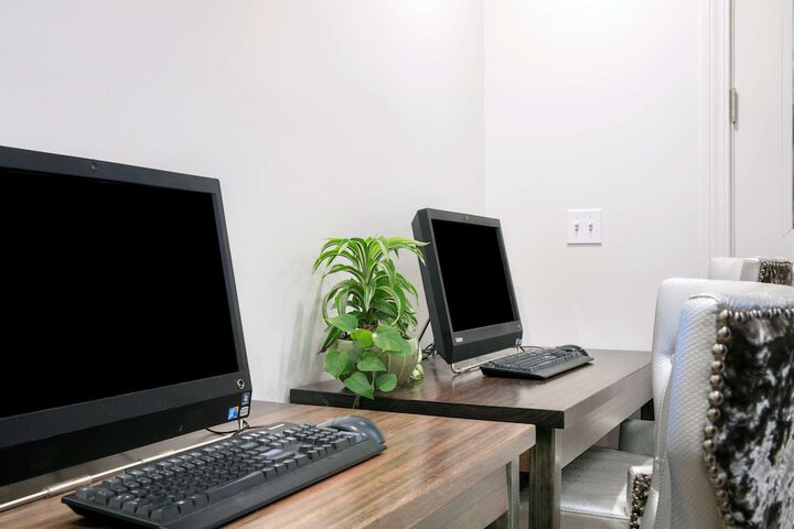 Business Center 43 of 43