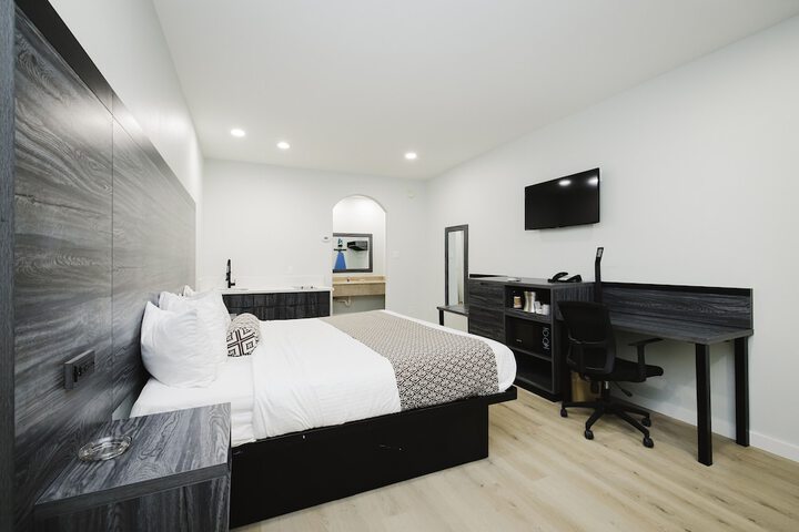 Sapphire Inn and Suites
