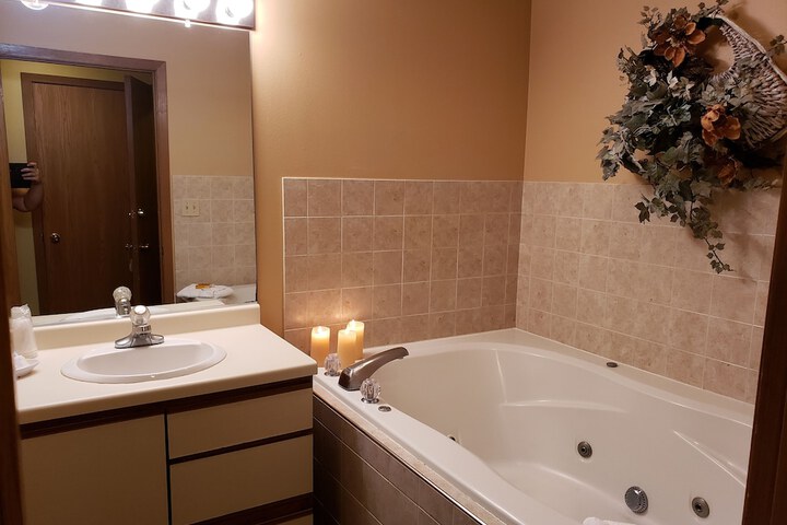 Hot Tub 73 of 75