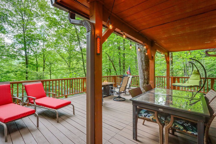 Remote Escape: Murphy Cozy Cabin in the Woods