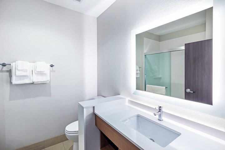 Room 8 of 26