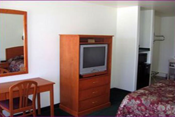 Budget Host Inn