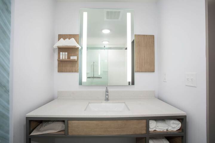 Room 19 of 39