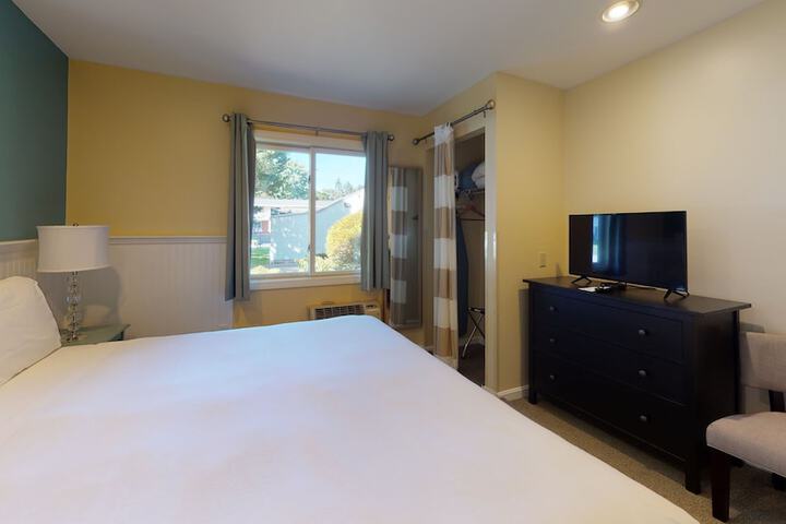 Breezeway Boutique Hotel