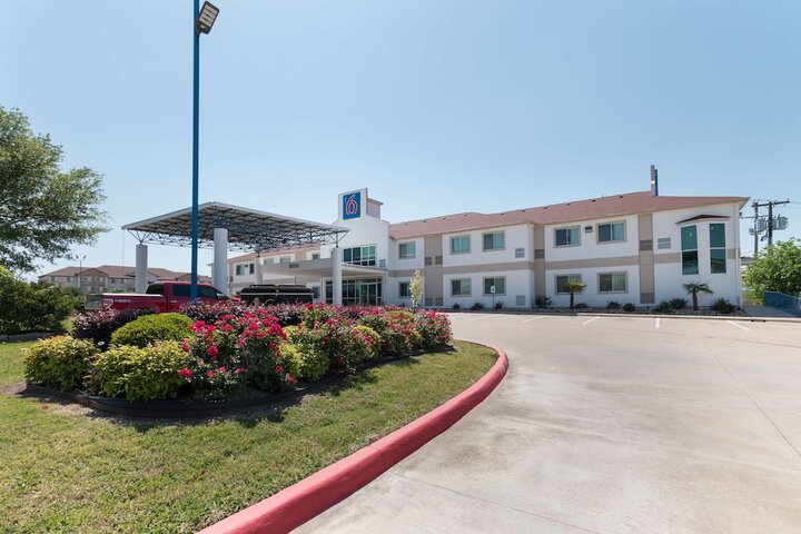 Motel 6 Hillsboro TX