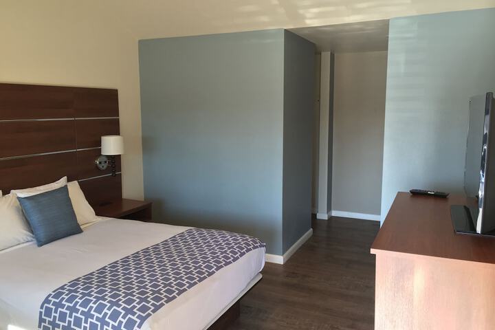 Room 27 of 51