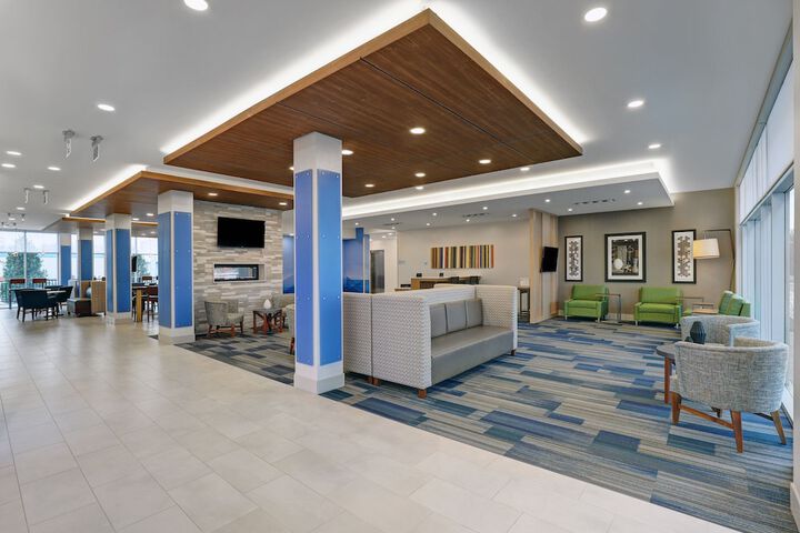 Holiday Inn Express & Suites Collingwood by IHG