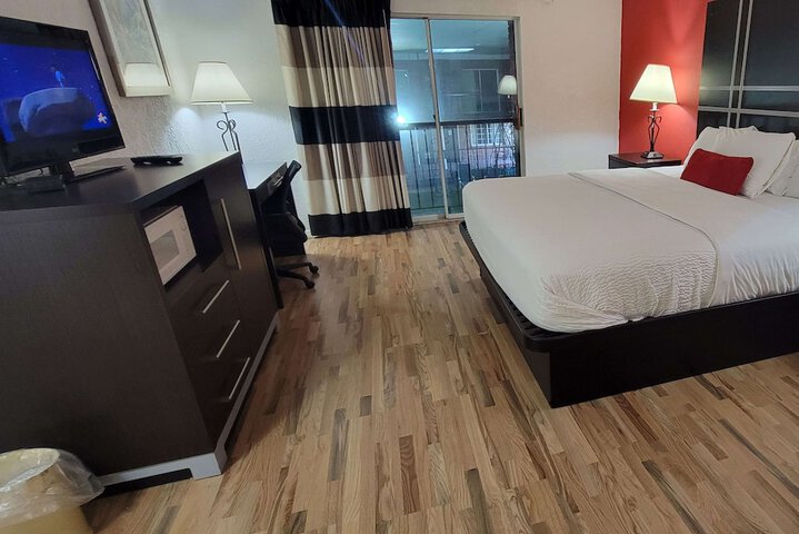 Room 35 of 137