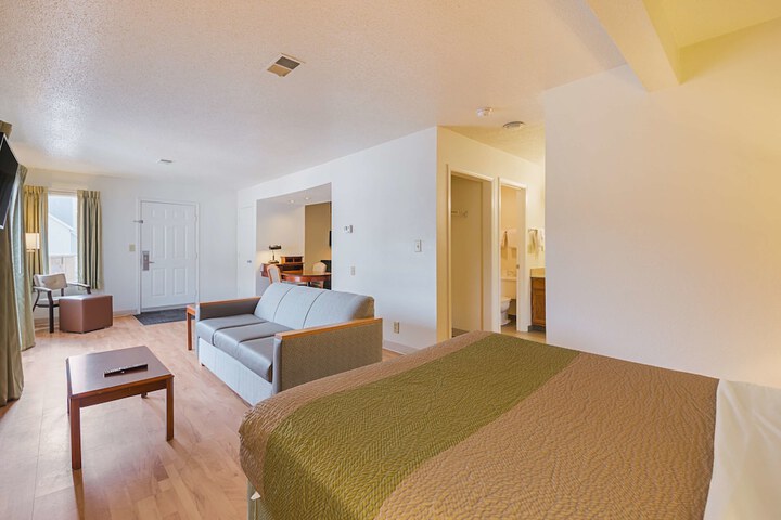 Room 26 of 34
