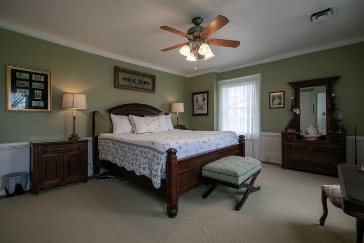 Room 6 of 29