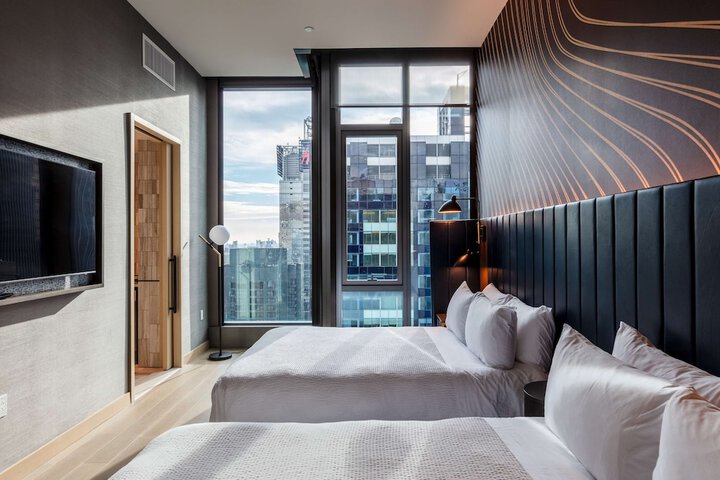Room 10 of 72