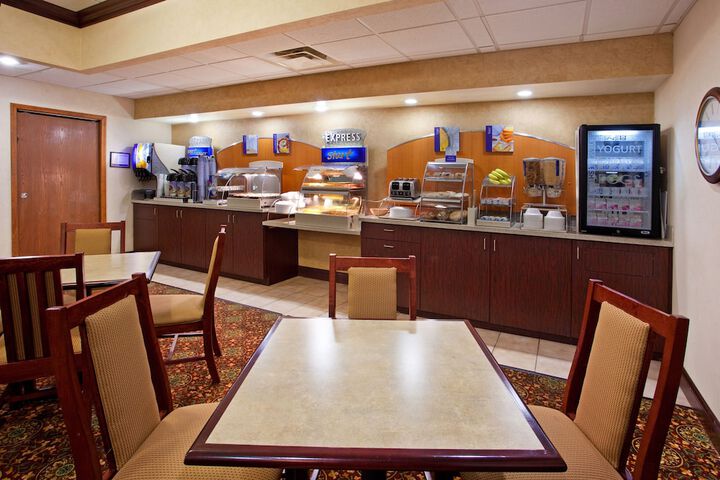 Dining 60 of 75