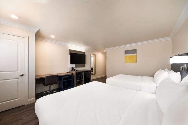 Room 16 of 36
