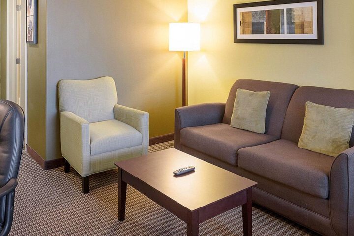 Room 25 of 34