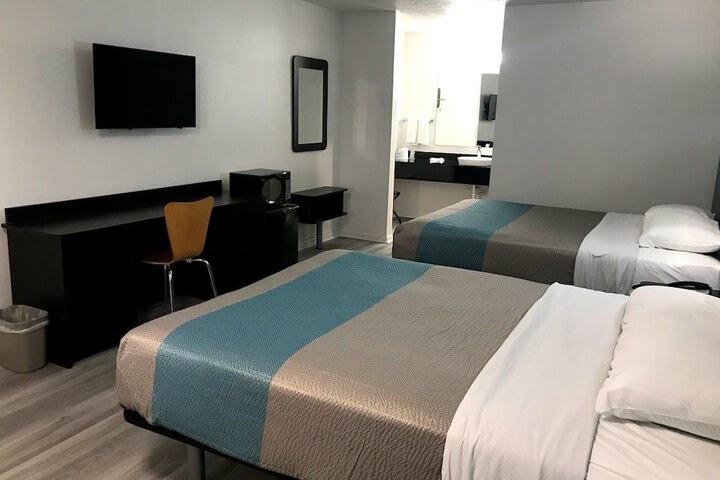 Room 22 of 32