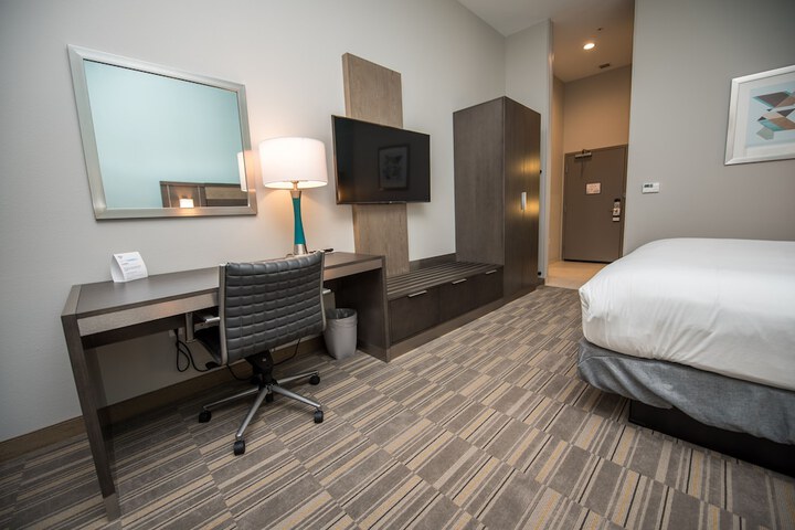 Room 53 of 115
