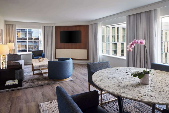 Room 33 of 62