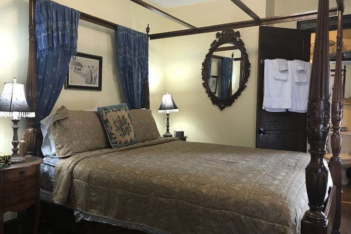 Room 6 of 25