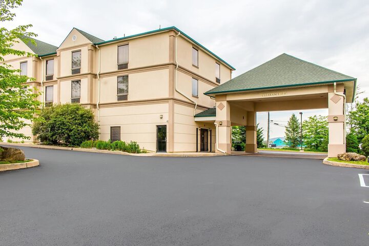 Hotel 4 of 25