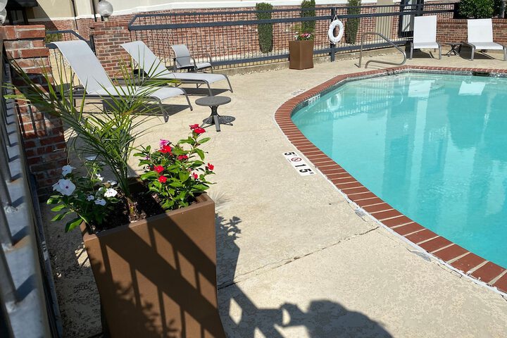 Pool 8 of 45