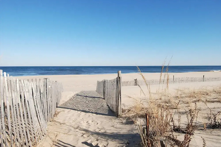 12 Seaside Villas N. Fenwick by Long & Foster