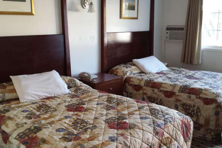 Room 10 of 26