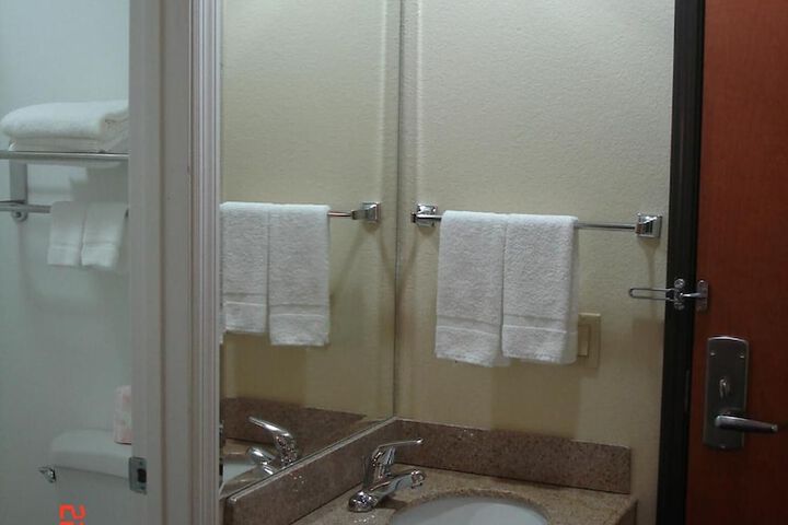 Room 15 of 38