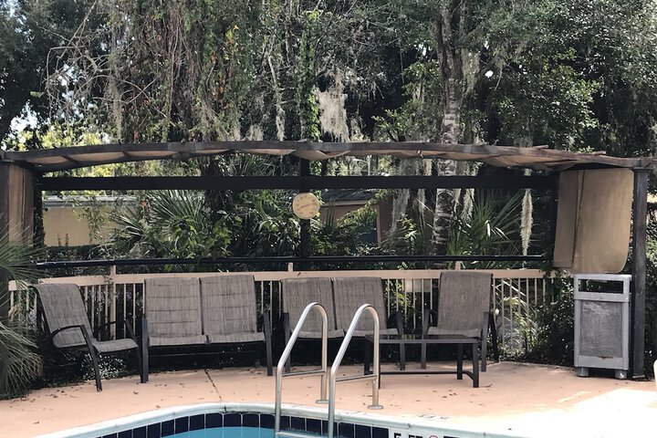 Pool 4 of 51