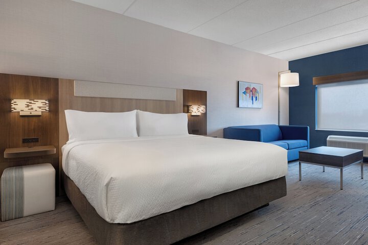 Room 44 of 68